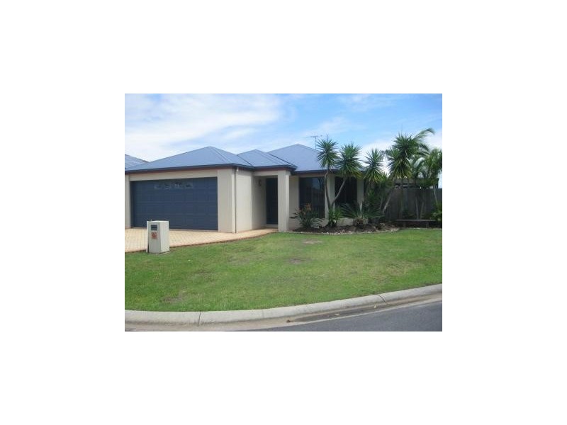 19 Rushcutters Crt, Sandstone Point QLD 4511