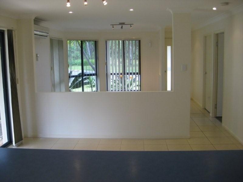 19 Rushcutters Crt, Sandstone Point QLD 4511