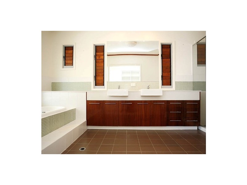 Sandstone Point QLD 4511