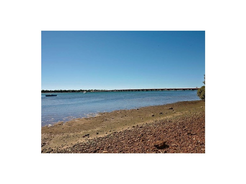 Sandstone Point QLD 4511