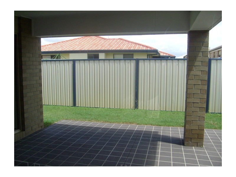 Sandstone Point QLD 4511