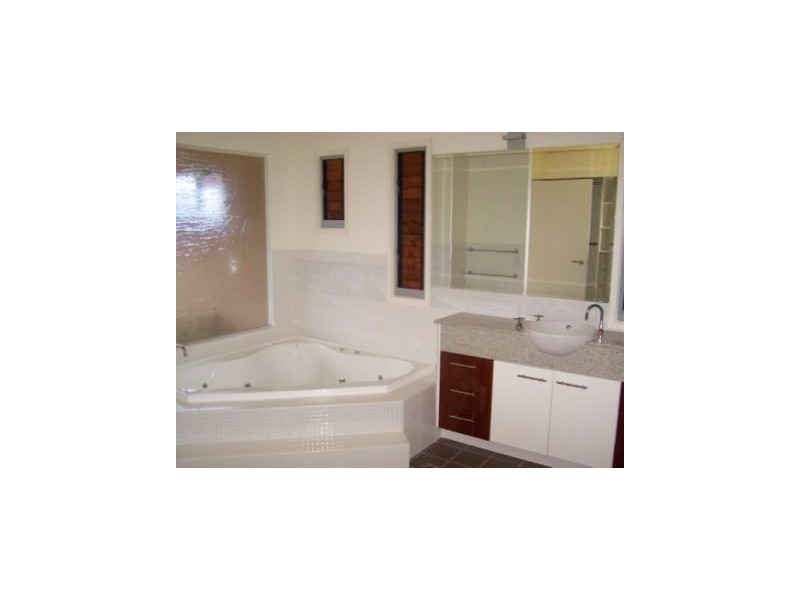 Sandstone Point QLD 4511