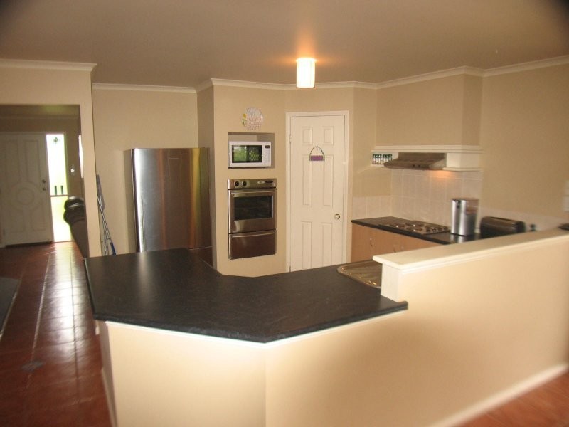 7 Queenscliff Court, Sandstone Point QLD 4511