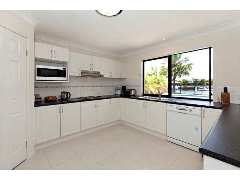 101 Voyagers Dve, Banksia Beach QLD 4507