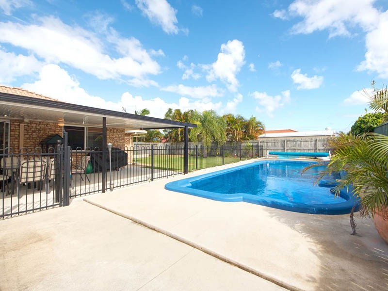 12 Winch Crt, Banksia Beach QLD 4507