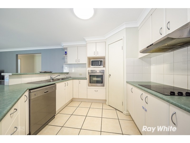 33 Reeders Street, Sandstone Point QLD 4511