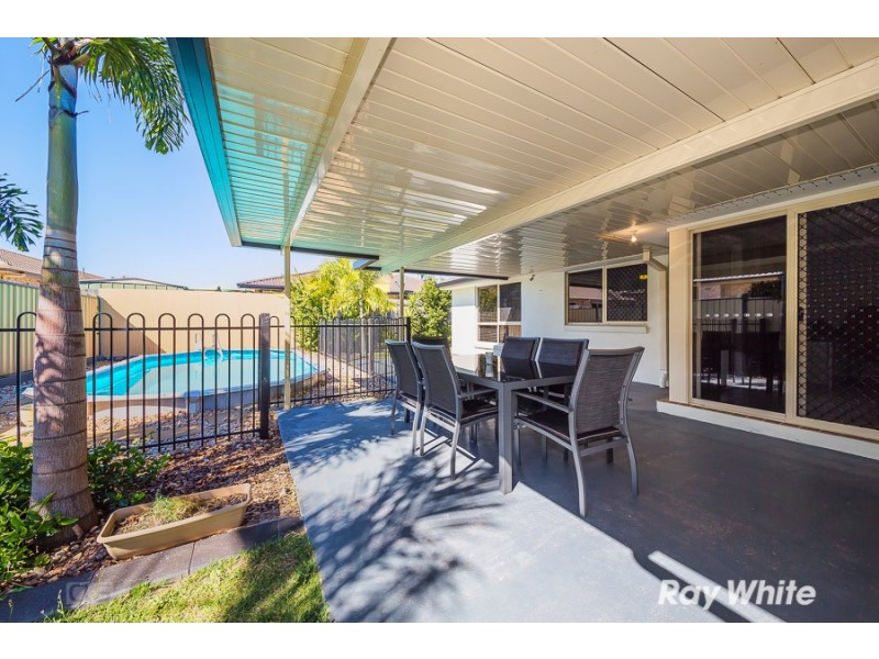 33 Reeders Street, Sandstone Point QLD 4511