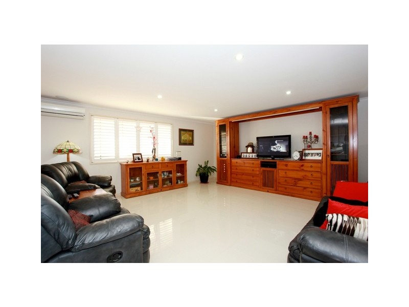 15 Clark Terrace, Sandstone Point QLD 4511