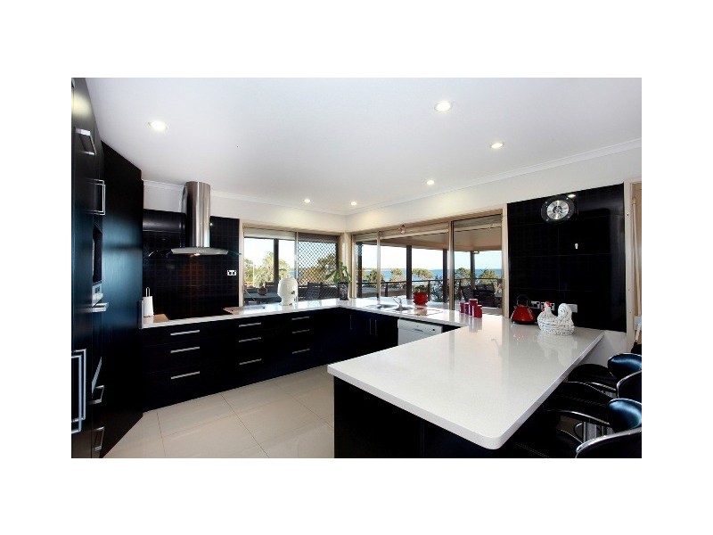 15 Clark Terrace, Sandstone Point QLD 4511