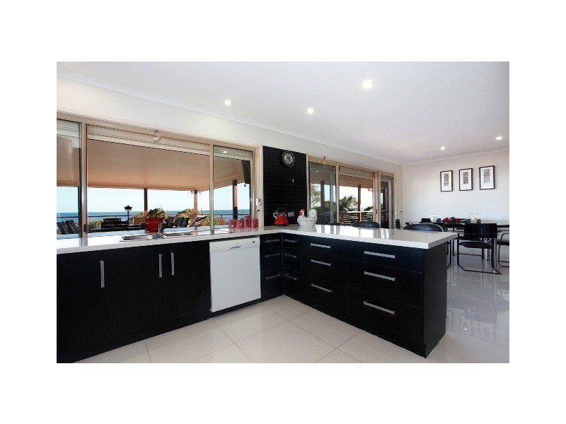 15 Clark Terrace, Sandstone Point QLD 4511