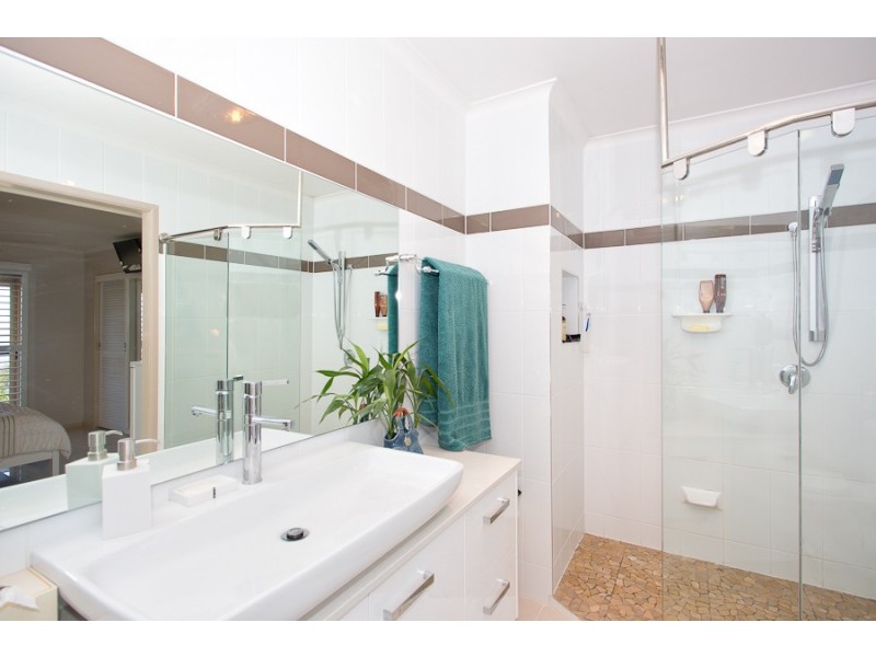 15 Clark Terrace, Sandstone Point QLD 4511