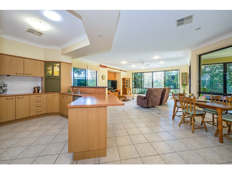 6 Seabreeze Avenue, Banksia Beach QLD 4507