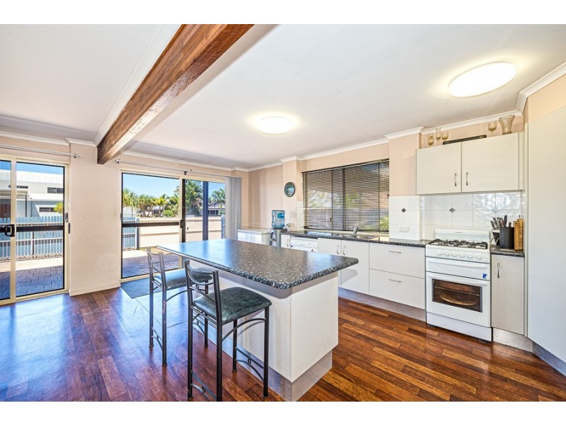 67 Cosmos Avenue, Banksia Beach QLD 4507