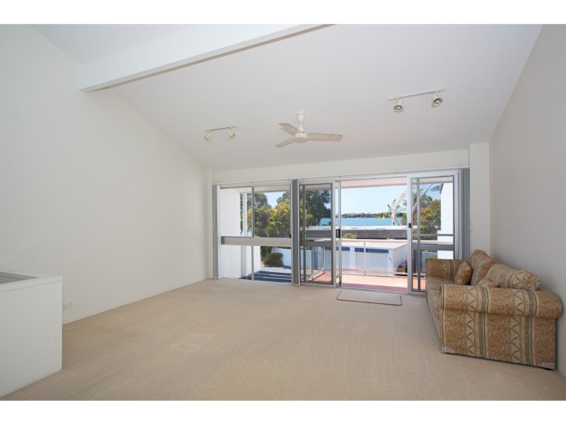 22B Spinnaker Drive, Spinnaker Sound, Sandstone Point QLD 4511