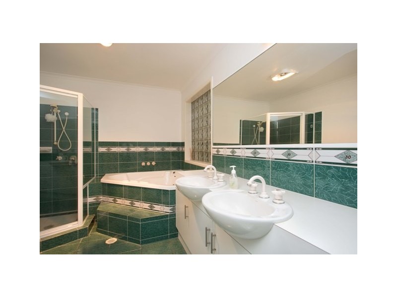 6 Malva Ct, Bongaree QLD 4507