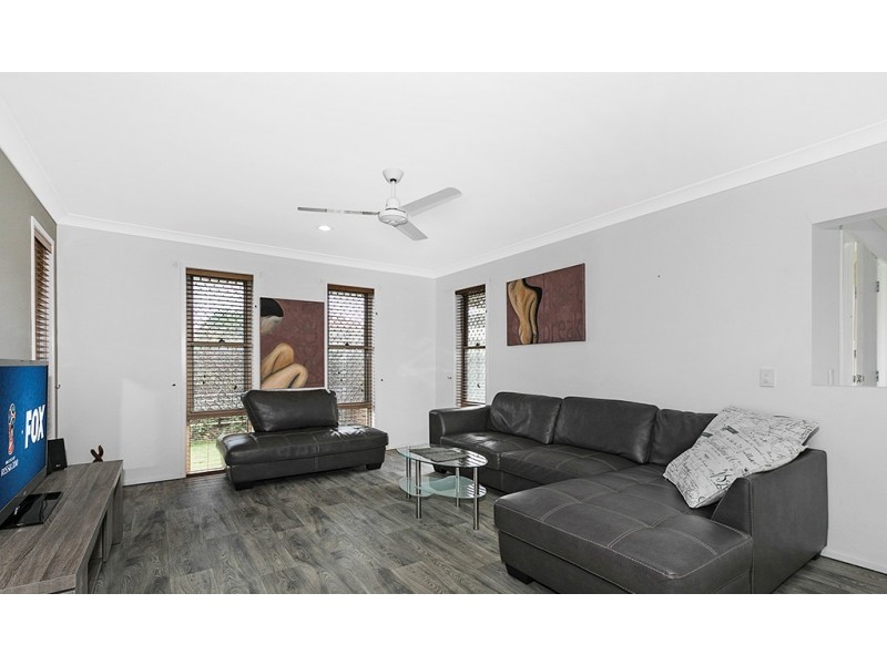 11 Ellis Court, Sandstone Point QLD 4511