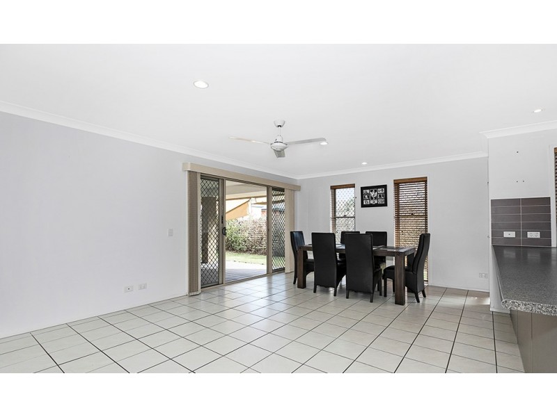 11 Ellis Court, Sandstone Point QLD 4511