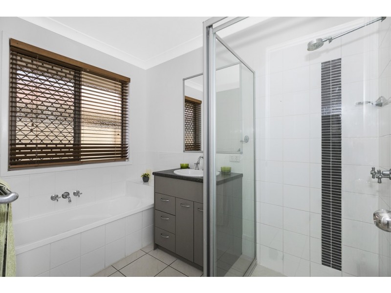 11 Ellis Court, Sandstone Point QLD 4511