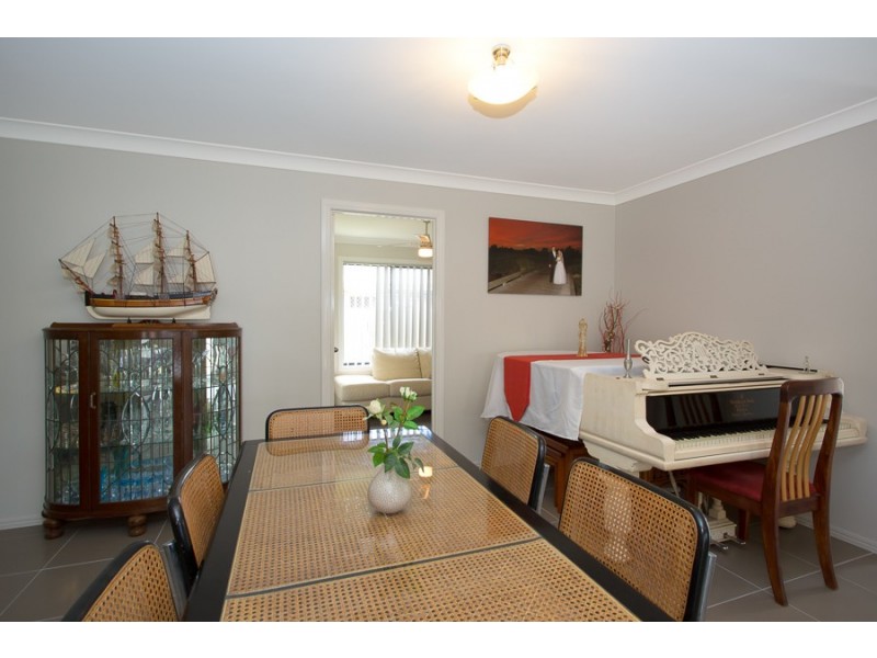 110 Carpenter Way, Sandstone Point QLD 4511