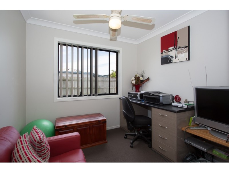 110 Carpenter Way, Sandstone Point QLD 4511