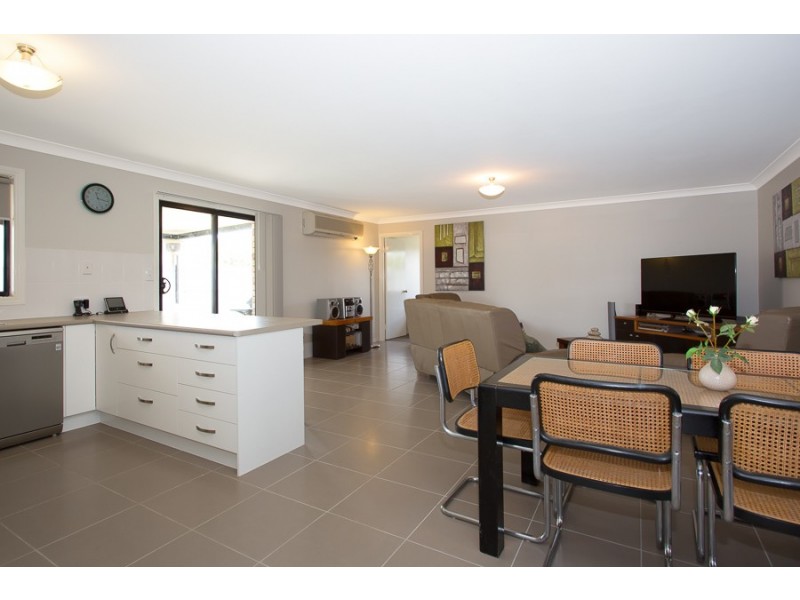 110 Carpenter Way, Sandstone Point QLD 4511