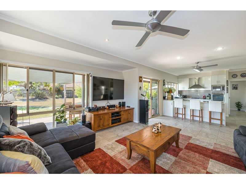 4 Pacific Drive, Banksia Beach QLD 4507
