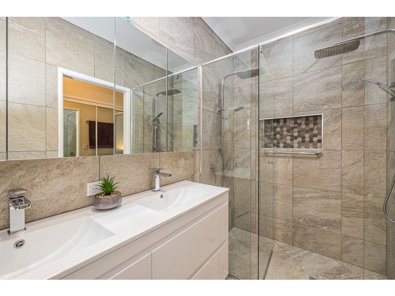 4 Pacific Drive, Banksia Beach QLD 4507