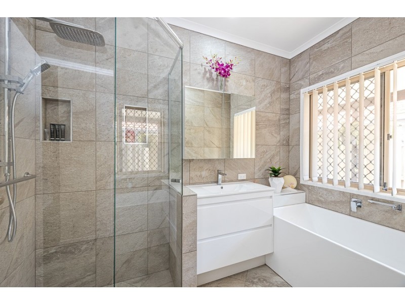 4 Pacific Drive, Banksia Beach QLD 4507