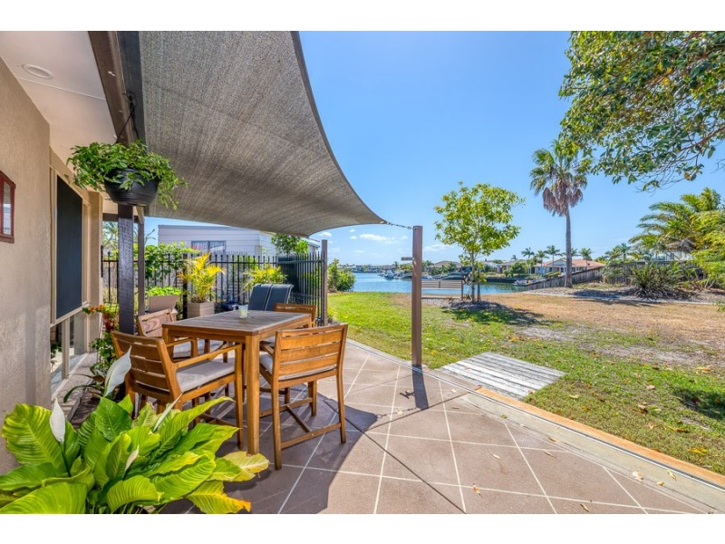 4 Pacific Drive, Banksia Beach QLD 4507