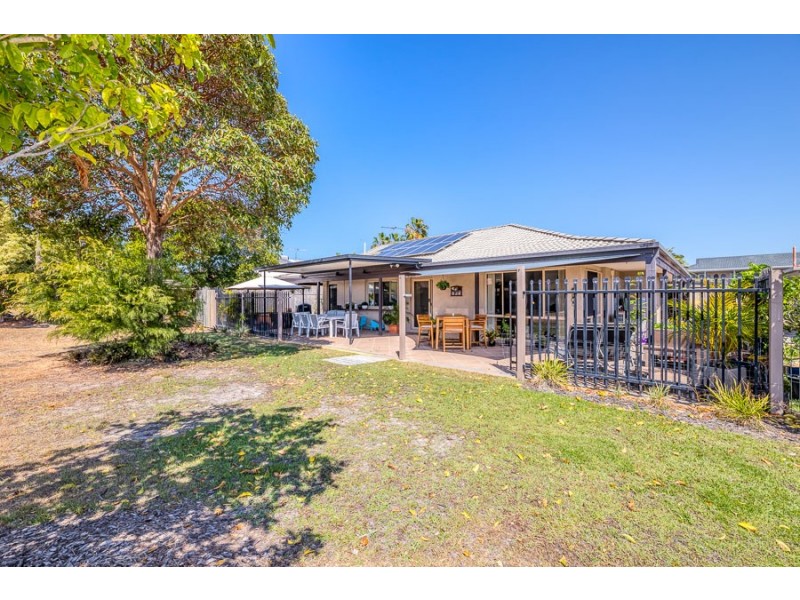 4 Pacific Drive, Banksia Beach QLD 4507