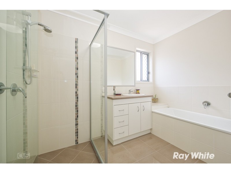 8 Sinclair Place, Ningi QLD 4511