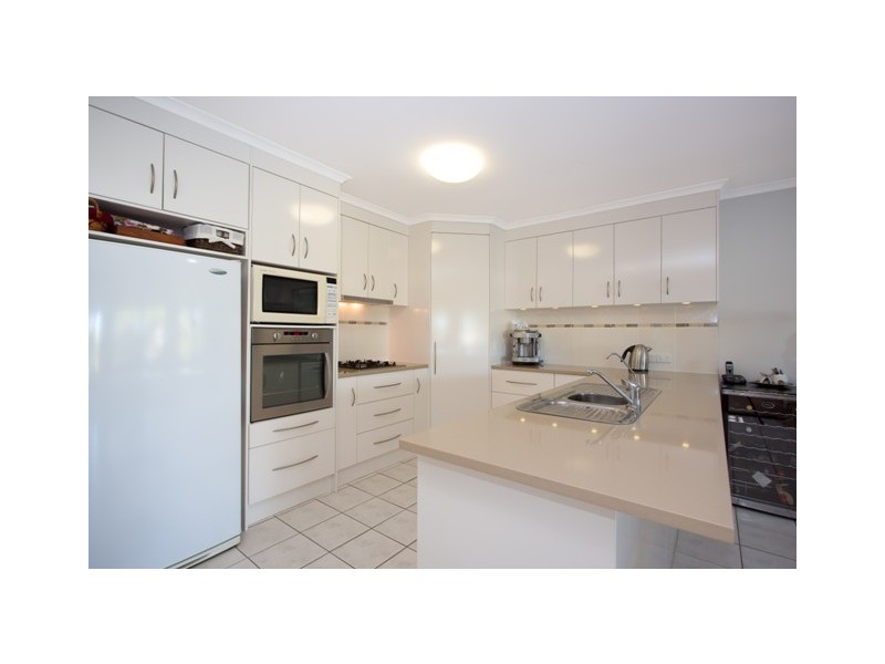 18 Trimaran Court, Banksia Beach QLD 4507
