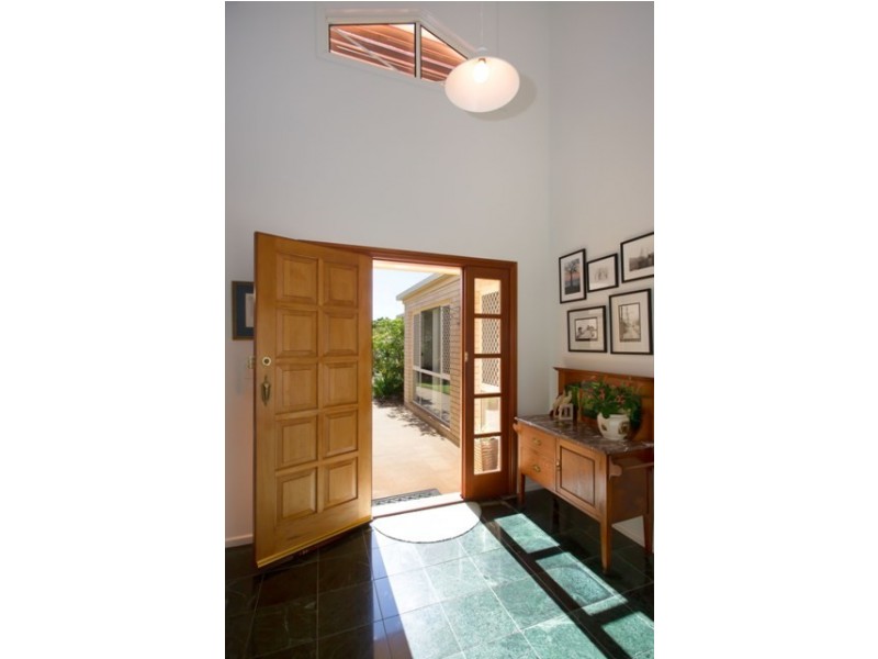 18 Trimaran Court, Banksia Beach QLD 4507