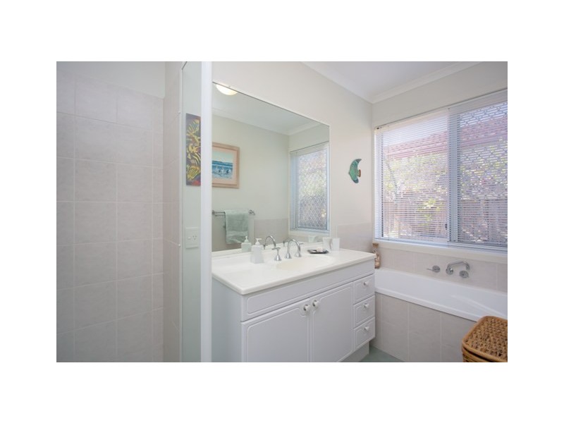 18 Trimaran Court, Banksia Beach QLD 4507