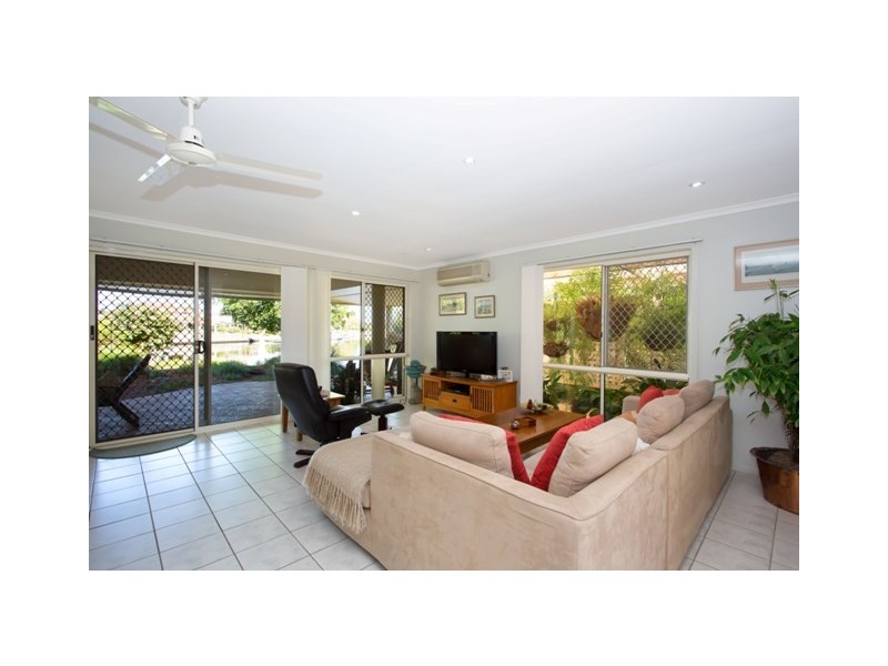 18 Trimaran Court, Banksia Beach QLD 4507
