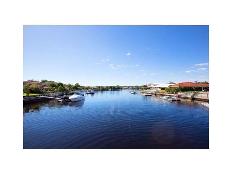 18 Trimaran Court, Banksia Beach QLD 4507