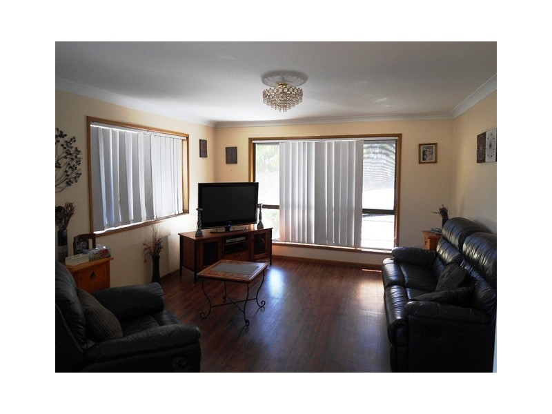 17 Endeavour Drive, Banksia Beach QLD 4507