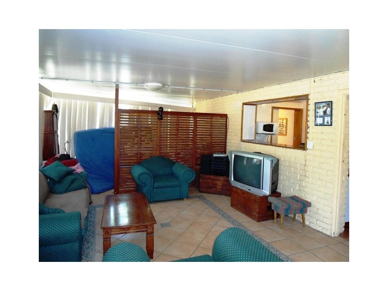 17 Endeavour Drive, Banksia Beach QLD 4507