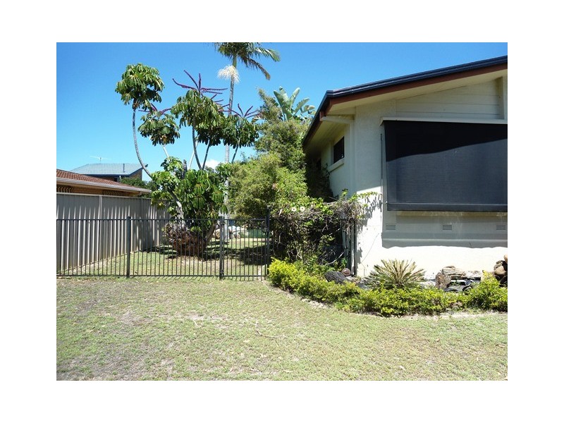 17 Endeavour Drive, Banksia Beach QLD 4507