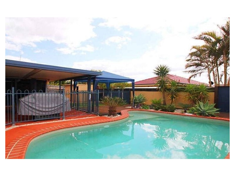 Sandstone Point QLD 4511