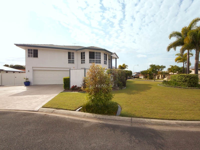 2 Windward Place, Banksia Beach QLD 4507