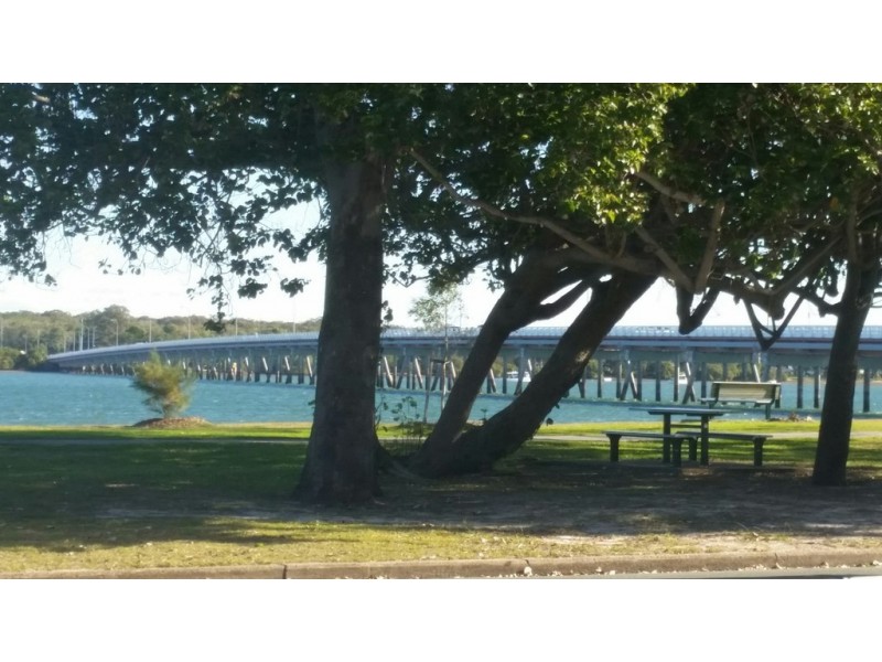 3/5 Ferguson Avenue, Bongaree QLD 4507