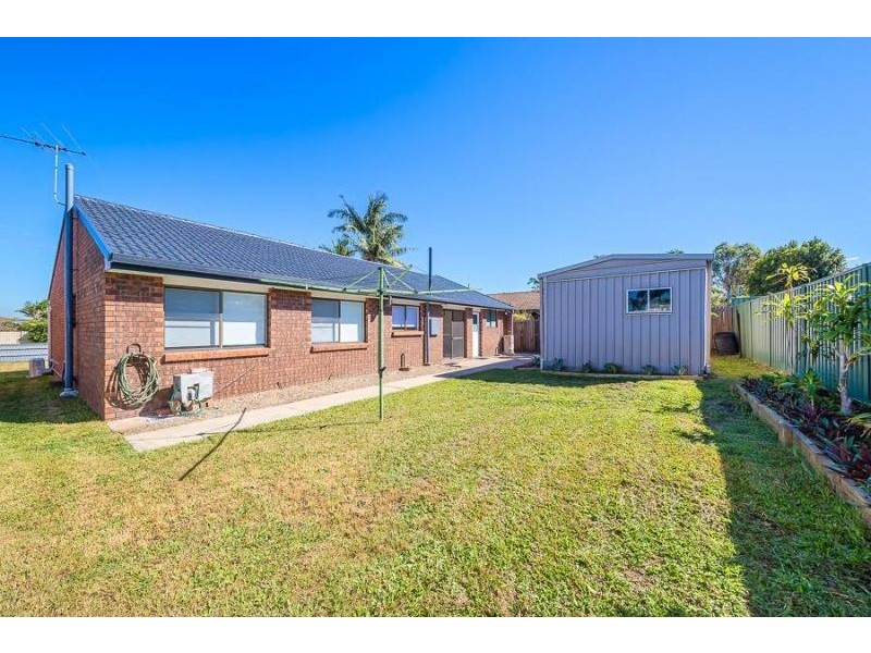 16 Dianthus Avenue, Banksia Beach QLD 4507