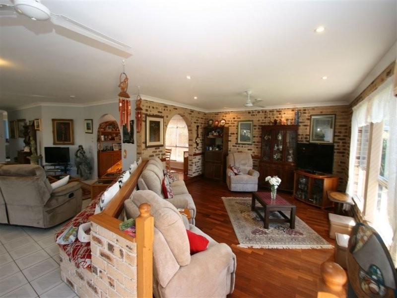 6 Cutter Court, Banksia Beach QLD 4507