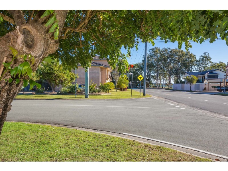 1 Venus Court, Banksia Beach QLD 4507