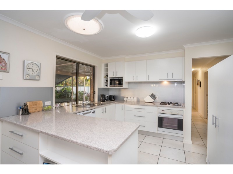 52 Phoenix Avenue, Bongaree QLD 4507