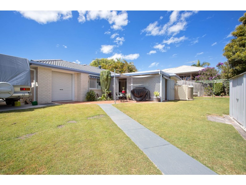 3 Mackerel St, Sandstone Point QLD 4511