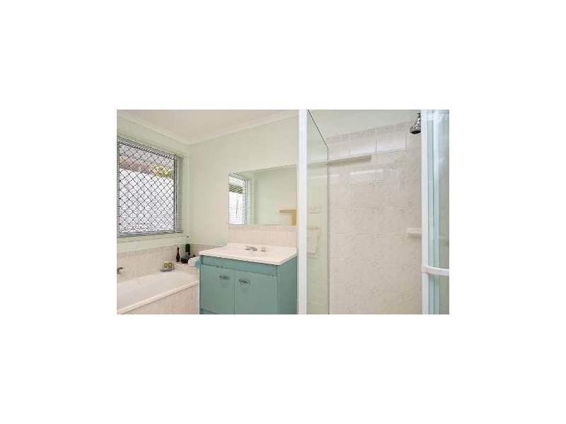 3 Mackerel St, Sandstone Point QLD 4511