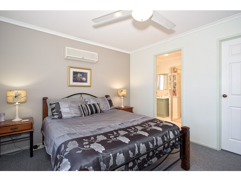 3 Mackerel St, Sandstone Point QLD 4511