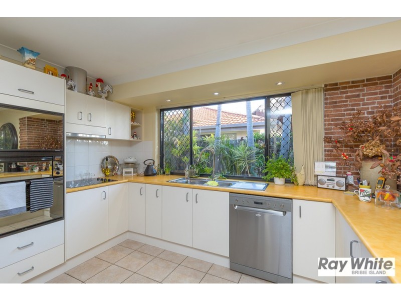 4 Trimaran Court, Banksia Beach QLD 4507